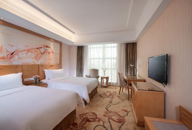 Vienna International Hotel Shenzhen Qianhai Exteriör bild