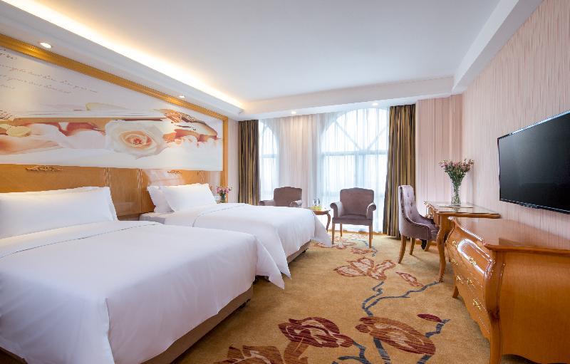 Vienna International Hotel Shenzhen Qianhai Exteriör bild